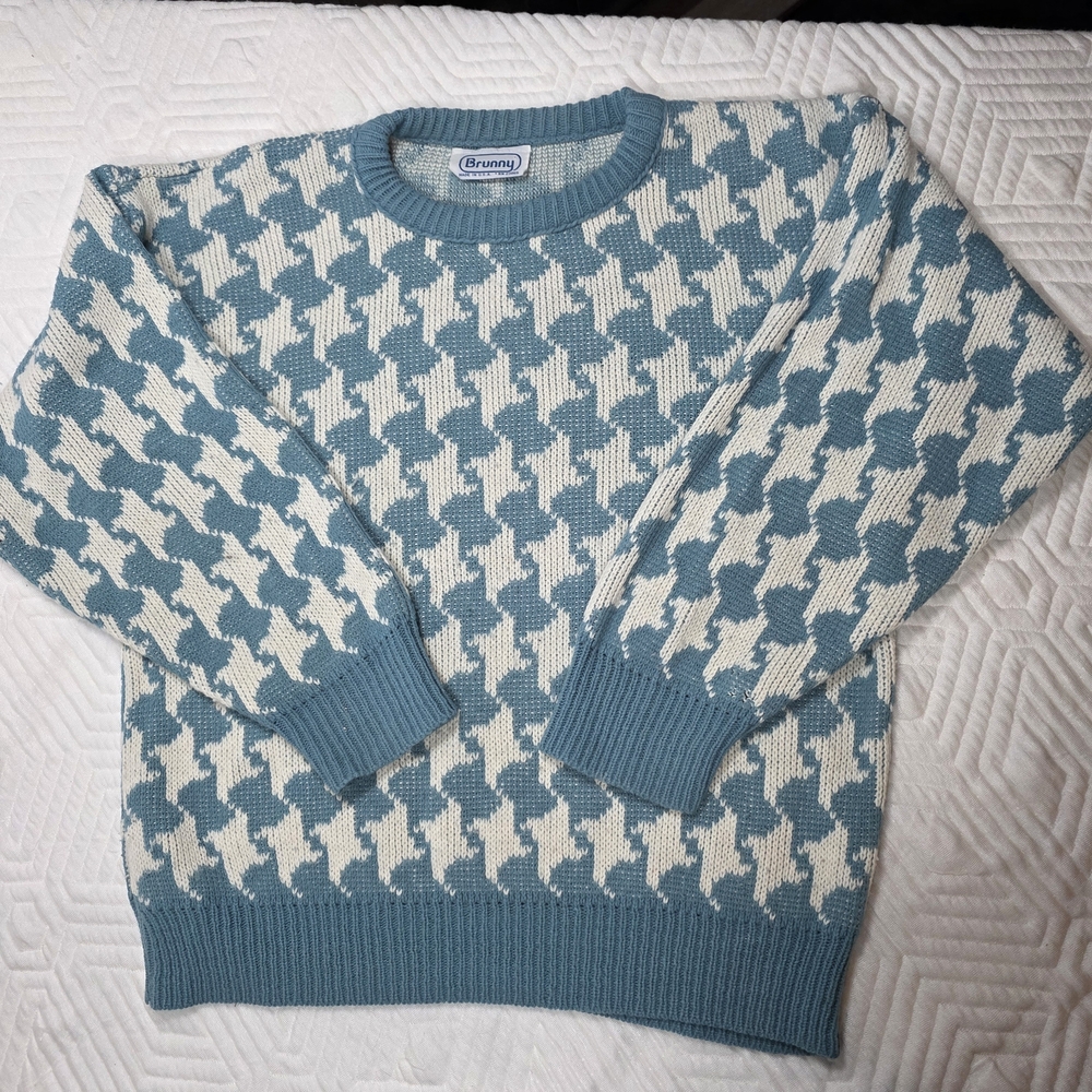 Charming Blue and White Houndstooth Sweater